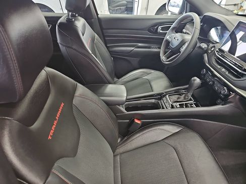 Used 2025 Jeep Compass Trailhawk AWD/4WD image 10