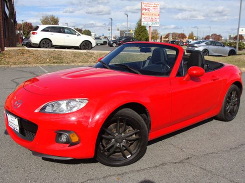 Used 2015 MAZDA MX-5 Miata Sport image 9