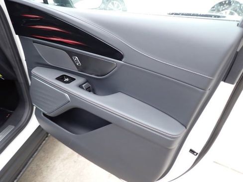 New 2026 Lincoln Nautilus Premier image 20