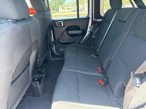 Used 2019 Jeep Wrangler Unlimited Sport AWD/4WD image 14