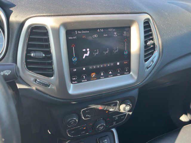 Used 2018 Jeep Compass Latitude w/ Popular Equipment Group FWD image 16