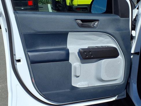 Used 2025 Ford Maverick XLT image 27