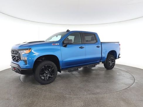 Used 2022 Chevrolet Silverado 1500 Custom Trail Boss w/ LPO, Dark Essentials Package image 3