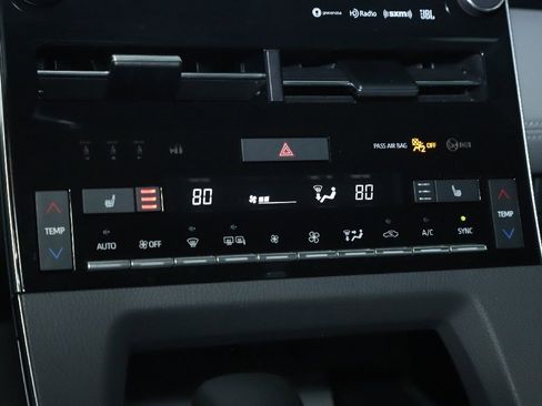 Used 2019 Toyota Avalon XLE w/ Moonroof Package image 27