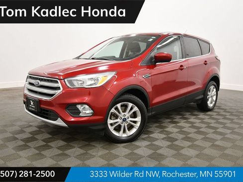 Used 2017 Ford Escape SE AWD/4WD image 1