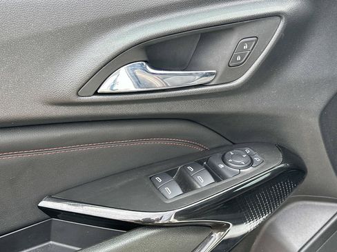 Certified 2024 Chevrolet Trax RS w/ Sunroof Package FWD image 15