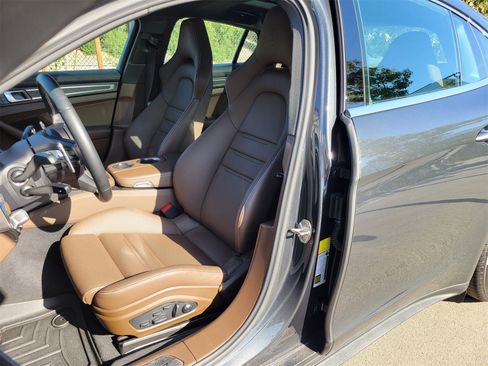 Certified 2023 Porsche Panamera Platinum Edition image 5