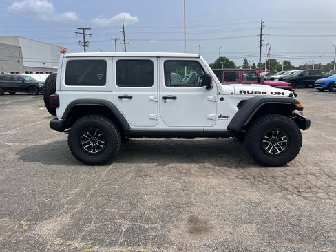 Used 2024 Jeep Wrangler Unlimited Rubicon w/ XTREMEE 35" Tire Package AWD/4WD image 2