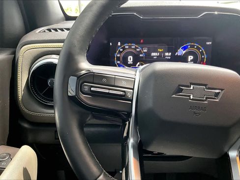 Used 2026 Chevrolet Colorado ZR2 w/ Technology Package AWD/4WD image 24