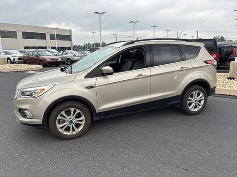 Used 2018 Ford Escape SEL AWD/4WD image 16