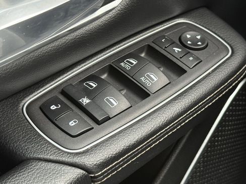 Used 2023 RAM 1500 Laramie image 25