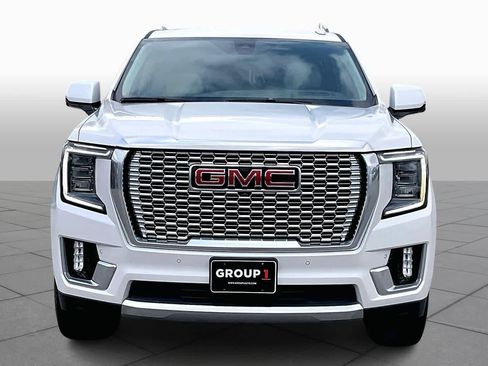 Used 2021 GMC Yukon Denali w/ Denali Premium Package image 3