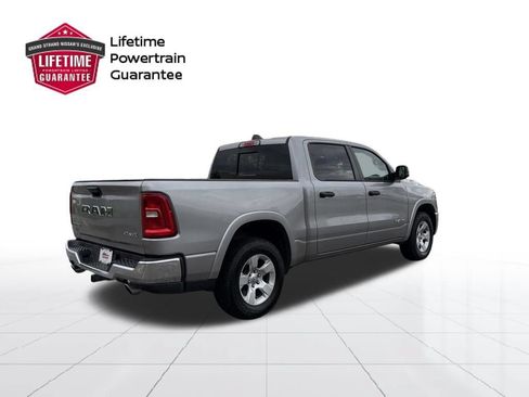 Used 2025 RAM 1500 Big Horn AWD/4WD image 6