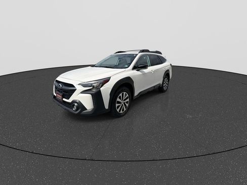 Used 2025 Subaru Outback Premium image 10