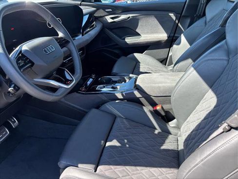 Used 2025 Audi SQ6 e-tron Premium Plus w/ Premium Plus image 5