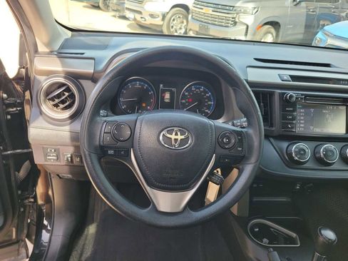 Used 2018 Toyota RAV4 LE image 15