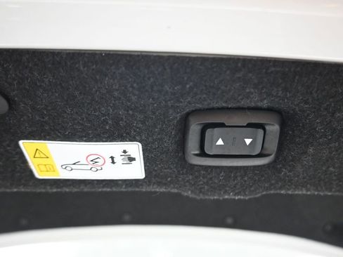 Used 2017 BMW M4 Convertible image 45