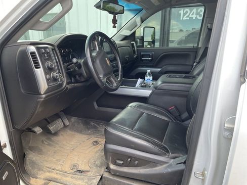Used 2019 Chevrolet Silverado 2500 LTZ w/ Duramax Plus Package AWD/4WD image 2