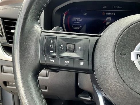 Used 2021 Nissan Rogue Platinum image 16