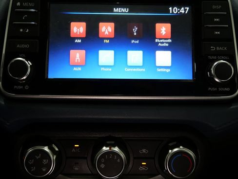Used 2025 Nissan Versa SV FWD image 18