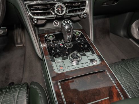 Certified 2022 Bentley Flying Spur V8 image 45