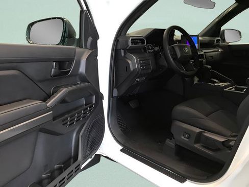 Used 2025 Toyota Tacoma SR5 image 10