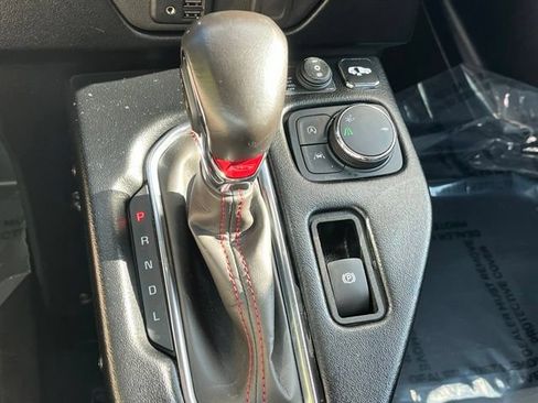 Used 2022 Chevrolet Traverse RS FWD image 24