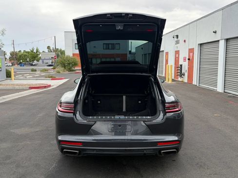 Used 2018 Porsche Panamera w/ Premium Package RWD image 12