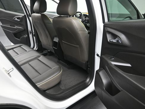 Used 2024 Chevrolet Trax ACTIV w/ Driver Confidence Package FWD image 26
