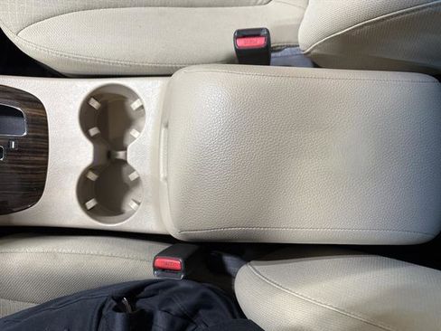 Used 2012 Hyundai Santa Fe GLS image 11