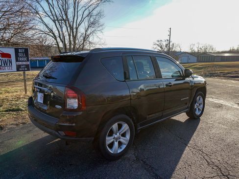 Used 2014 Jeep Compass Latitude image 3