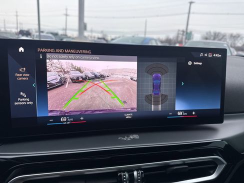 Used 2023 BMW 230i xDrive Coupe w/ Premium Package image 19