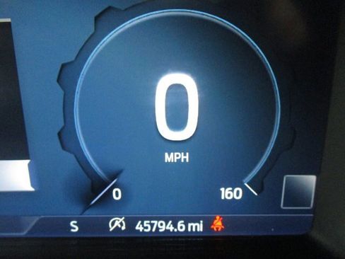 Certified 2022 Ford Expedition Platinum image 2