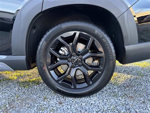 New 2025 Honda Pilot Touring image 3