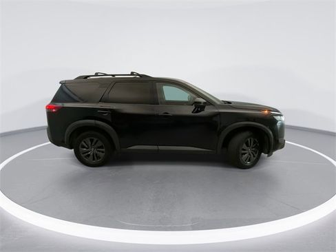 Used 2022 Nissan Pathfinder SV image 5