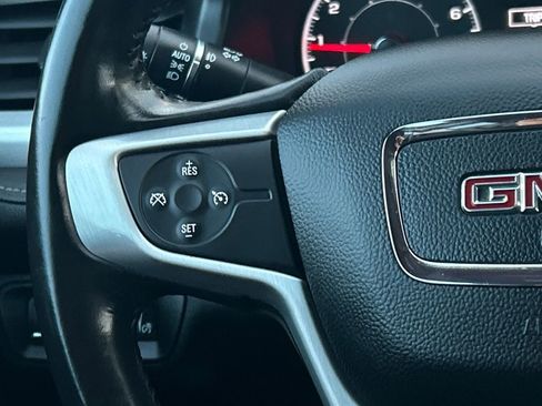 Used 2019 GMC Acadia SLE image 30