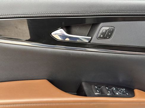 Used 2023 Lincoln Nautilus Reserve image 12