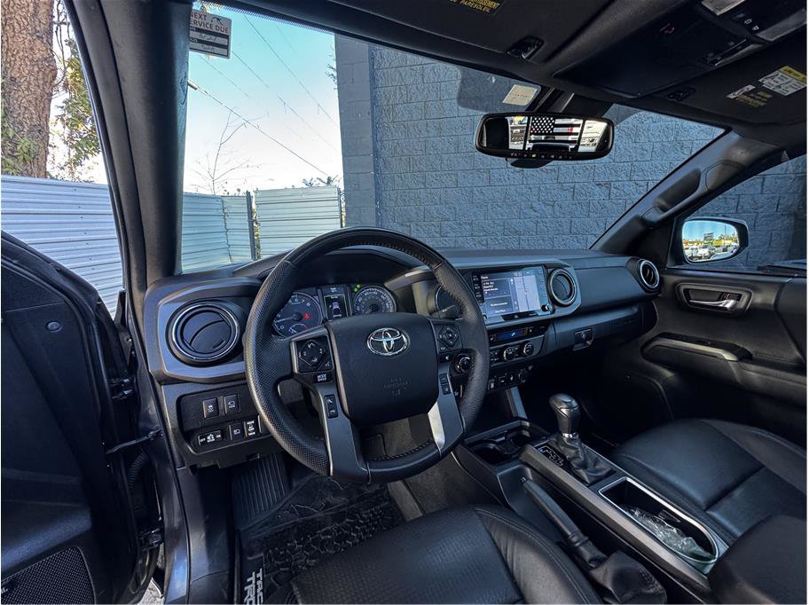 Used 2022 Toyota Tacoma TRD Sport w/ TRD Premium Sport Package AWD/4WD image 2