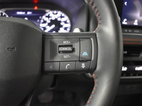 Used 2025 Nissan Rogue SV AWD/4WD image 17