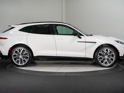 Used 2023 Aston Martin DBX 707 AWD/4WD image 9