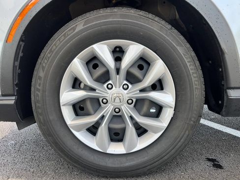 Used 2024 Honda CR-V LX image 11