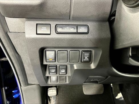 Used 2025 Nissan Frontier SL AWD/4WD image 37