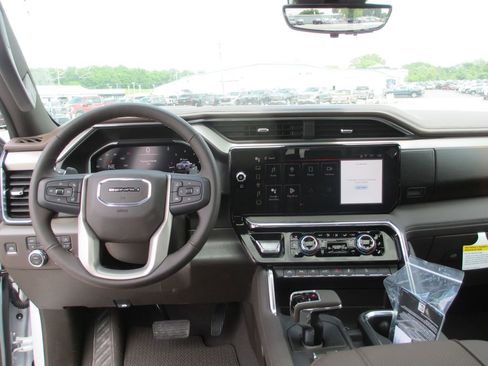 New 2026 GMC Sierra 1500 Denali w/ Denali Reserve Package AWD/4WD image 17