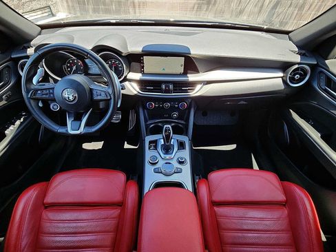 Used 2023 Alfa Romeo Stelvio Veloce AWD/4WD image 14