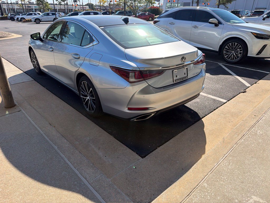 Certified 2025 Lexus ES 350 w/ Premium Package FWD image 4