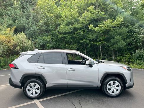 Used 2025 Toyota RAV4 LE AWD/4WD image 6