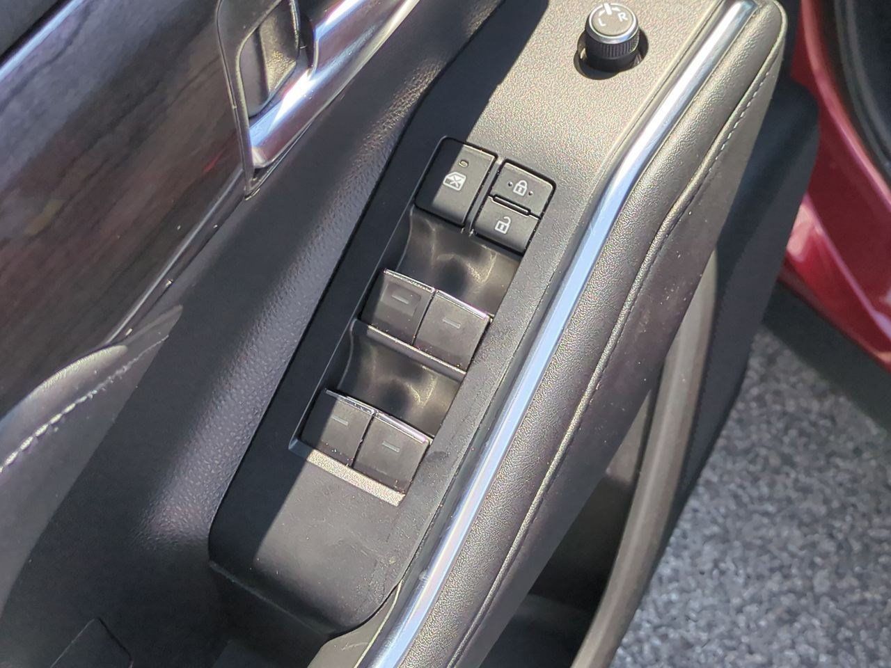 Used 2021 Toyota Highlander Limited FWD image 15