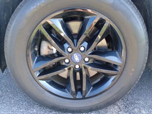 Used 2018 Ford Edge SEL image 23