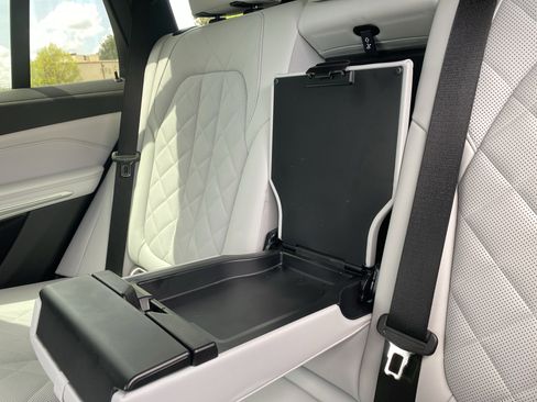 Used 2025 BMW X5 sDrive40i w/ M Sport Package image 41