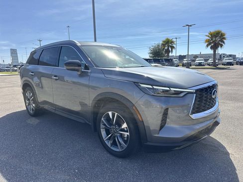 Certified 2025 INFINITI QX60 Luxe w/ Vision Package image 4